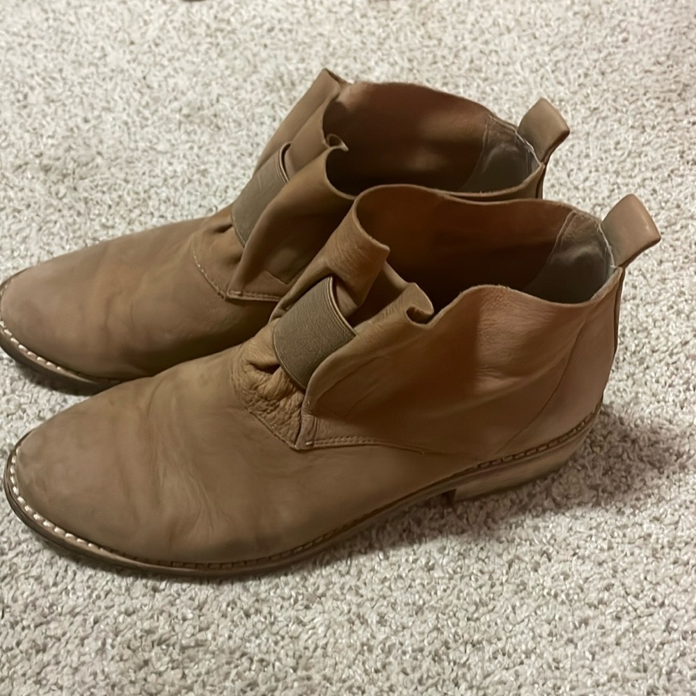 EILEEN FISHER Soul style bootie